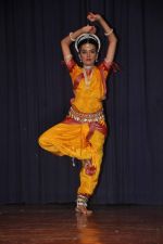 Giaa Singh rehearses Odissi dance in Mumbai on 3rd Oct 2013 (23).JPG